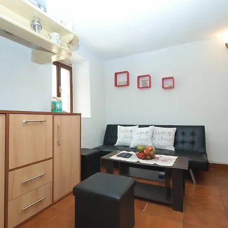 House Selo 672 Holiday home Premantura